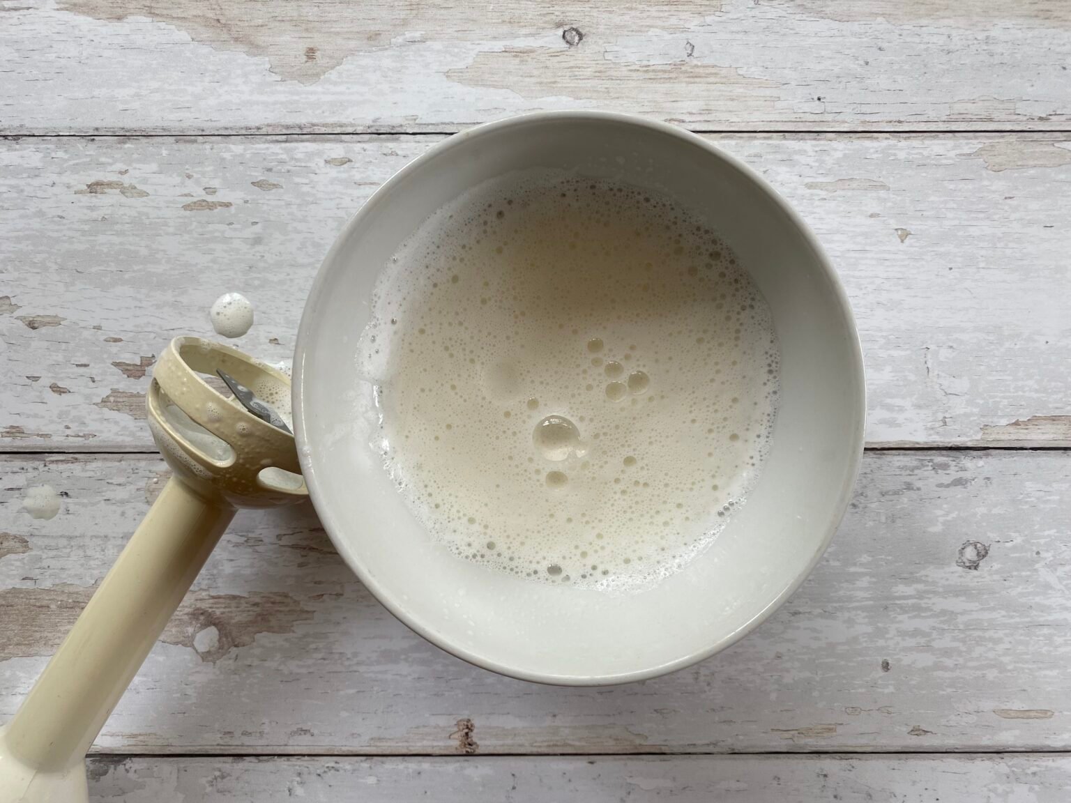 How to Froth Milk 6 Quick and Easy Ways to Froth Milk