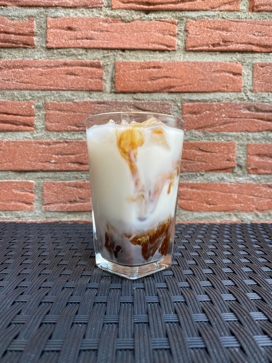 Iced Almond Milk Latte Recipe (Creamy and Refreshing)